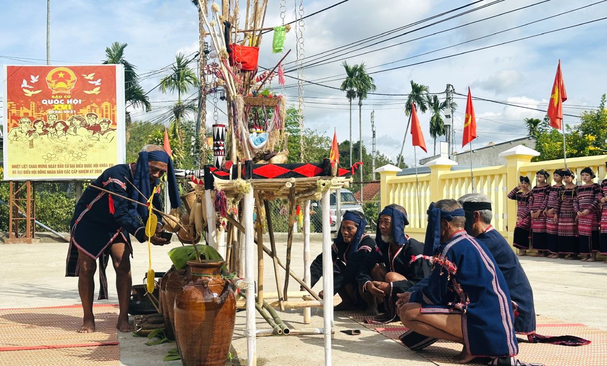 Sommer der Kinder der Dao in Quang Ninh